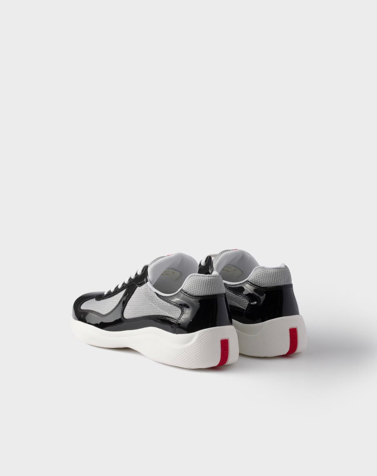 „P“ Leather Cups